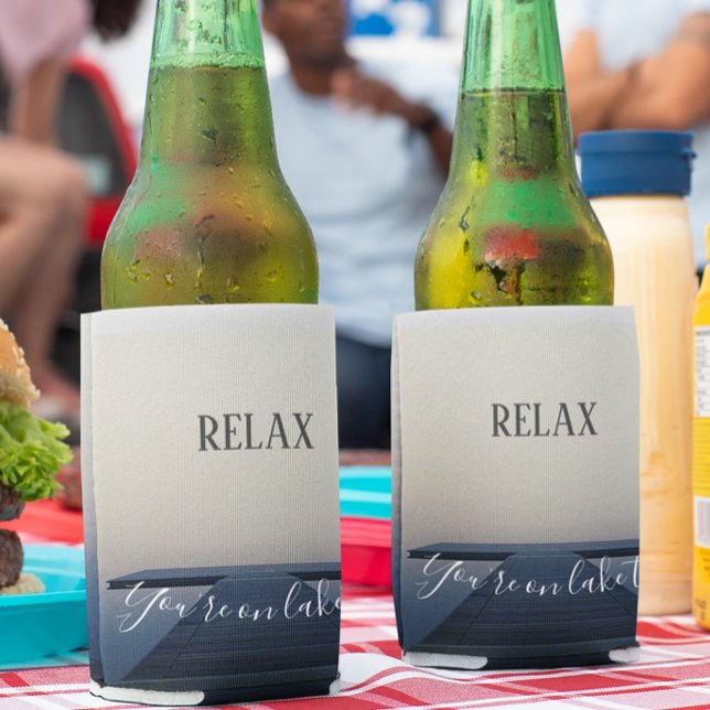 Entspannen Sie sich beim Booten am See Dosenkühler (Von Creator hochgeladen)