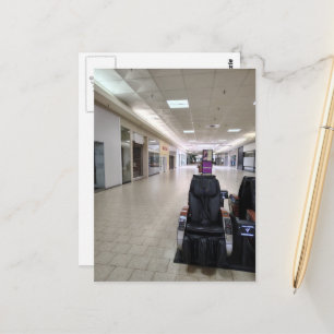 Entspannen Sie sich im Liminal Space verlassenes E Postkarte