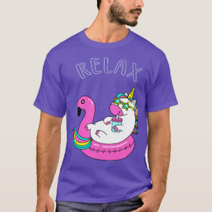 Entspannende Einhornmusik im Pool T-Shirt