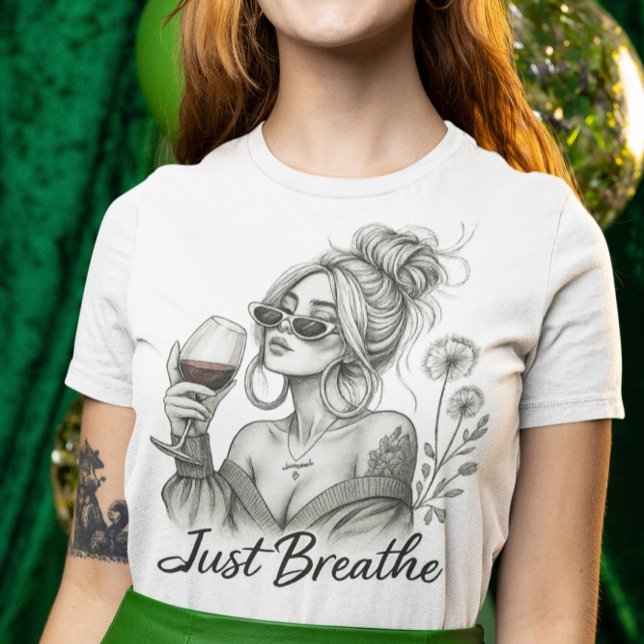 Entspannende Frau mit Weinlust T-Shirt (Von Creator hochgeladen)