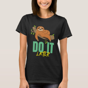 Entspannende Schlacke auf Baumzweig ~ Später T-Shirt