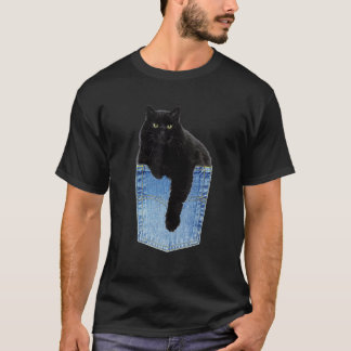 Entspannende schwarze Katze in Denim-Jeans-Tasche T-Shirt