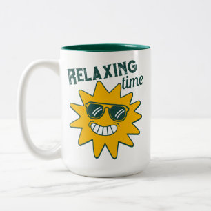Entspannende Zeit lächelnde Sonne mit Sonnenbrille Zweifarbige Tasse