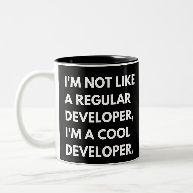 Entwickler und Programmierer Funny Sprichwort Zweifarbige Tasse (Links)