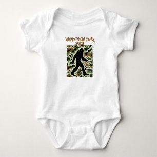 Entworfen von Bigfoot Sasquatch, Baby Strampler