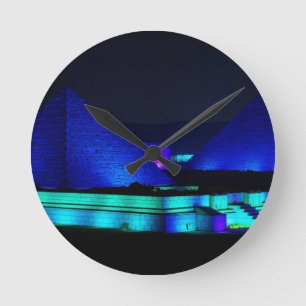 Entwurf blaue Pyramiden  Runde Wanduhr