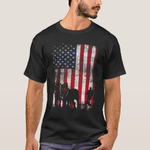 Entwurf des Vintagen Bauern für das Pferd Patrioti T-Shirt