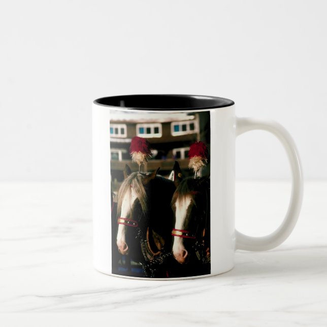 Entwurf Pferd Tandem Zweifarbige Tasse (Rechts)
