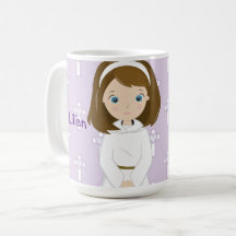 Entzückende brünette Tasse des