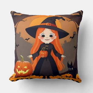 Entzückende Hexe in einem Halloween-Szenario mit K Kissen