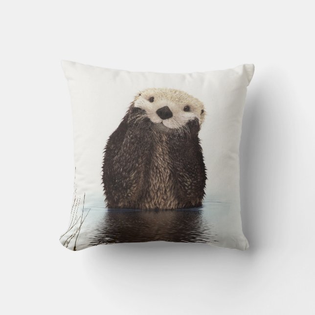 Entzückender lächelnder Otter im See Kissen (Vorderseite)