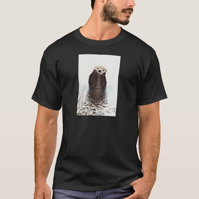Entzückender lächelnder Otter im See T-Shirt (Vorderseite)