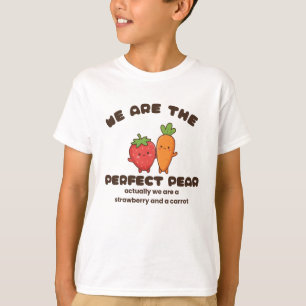 Entzückendes Erdbeer- und Karotten-Charakterdesign T-Shirt