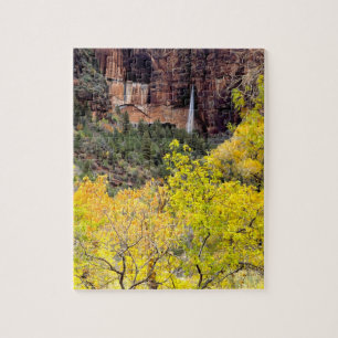 Ephemische Wasserfall-Pourte aus dem Steckplatz in