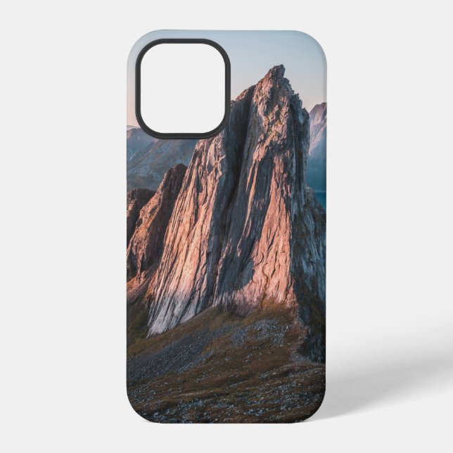 Epischer Berg Norwegen iPhone 12 Pro Hülle (Rückseite)