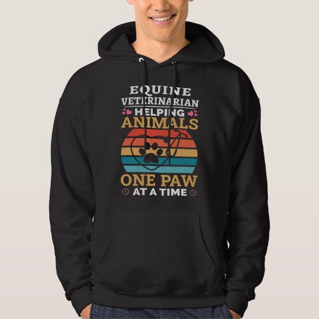 Equine Veterinarian Helping Animals One Paw At Tim Hoodie (Vorderseite)