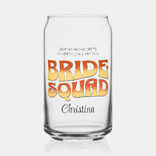 Équipe de mariée de fête de jeune fille à l'ancien