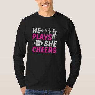 Er betet Frauen jubeln Mama Football Son T-Shirt