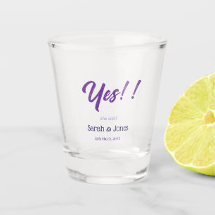 Er fragte sie sagte ja Verlobung einfaches lila Bo Schnapsglas