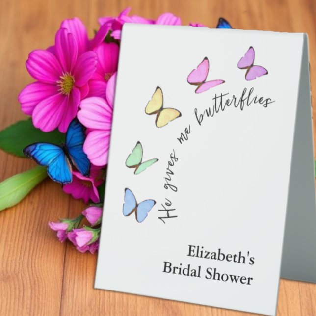 Er gibt mir Schmetterlinge Brautparty Tischaufsteller (Von Creator hochgeladen)