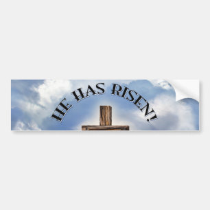 Er hat gestiegenes schroffes Kreuz mit Wolken Autoaufkleber