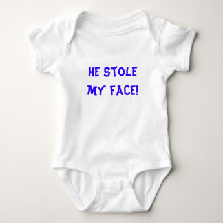 Er hat mir das Gesicht gestohlen! Baby Strampler