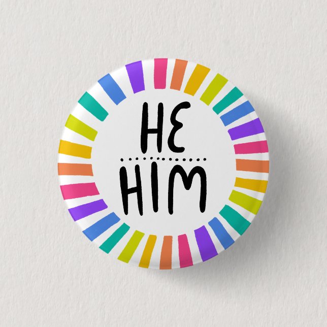 ER/IHM Pronouns Rainbow Handlett Pride Button (Vorderseite)
