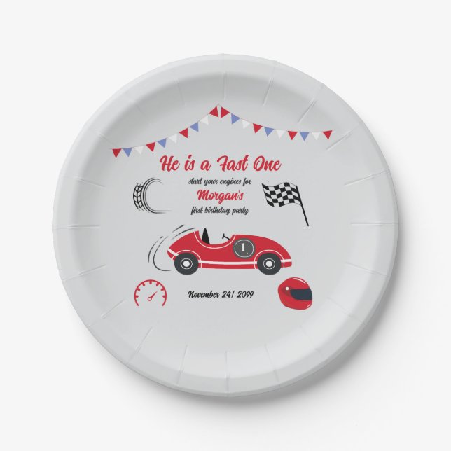 Er ist ein schnelles, festes Red Race Car Geburtst Pappteller (Vorderseite)