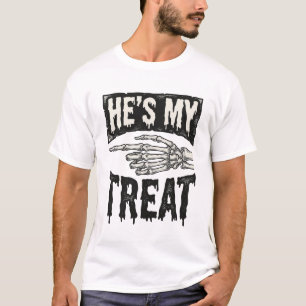 Er ist mein Leckerli-Skelett-Hand-Halloween-Shirt- T-Shirt
