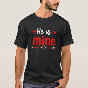 Er ist mein Mann, der den Valentinstag verpasst. T-Shirt