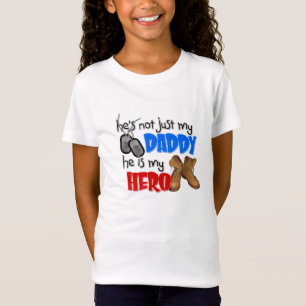 Er ist nicht gerade mein Vati, den er mein Held T-Shirt