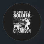 Er ist nicht nur ein Soldat, er ist mein Enkel Mil Große Wanduhr<br><div class="desc">Er ist nicht nur ein Soldat,  er ist mein Enkel Militar</div>