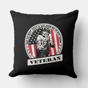 Er ist nicht nur Soldat, er ist mein Sohn-Veteran Kissen