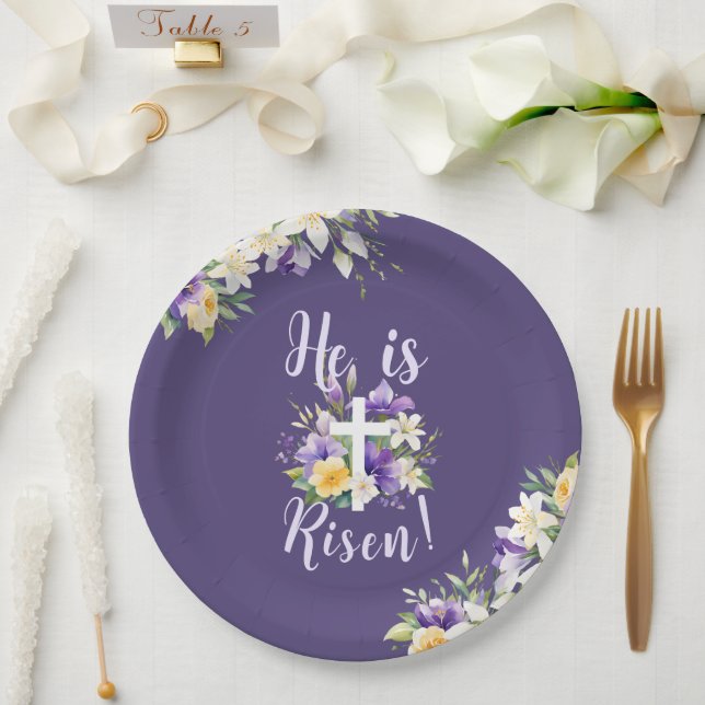 "Er ist Risen!" Lila florales religiöses Ostern Pappteller (Hochzeit)