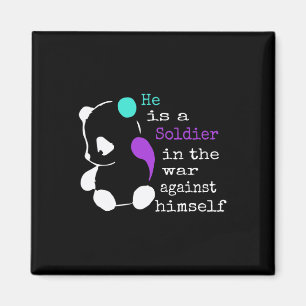 Er ist Soldat Semicolon Geschenk Suizidprävention Magnet