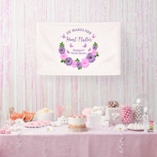 Er macht ihr Herz-Flattern-Brautparty Banner