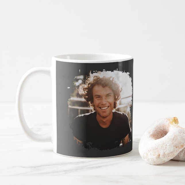 Er machte es mit einem modernen Script Foto Abschl Kaffeetasse (Mit Donut)