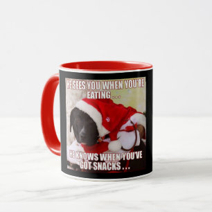 ER SEHT IHNEN, WENN SIE ESSEN. KÖNNEN!! TASSE