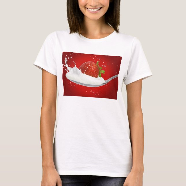 Erdbeere mit Milchspritze T-Shirt (Vorderseite)