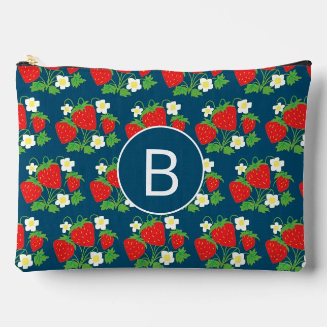 Erdbeere und Blume Blaues Muster Monogrammiert Zubehörtasche (Vorderseite)