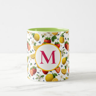 Erdbeere und Lemon-Blossom-Tasse mit Monogramm Zweifarbige Tasse