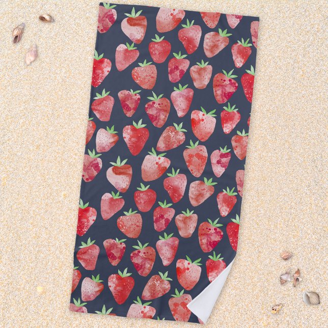 Erdbeere Wasserfarbe Früchte Dunkel Strandtuch (Fresh Strawberry fruit watercolor pattern dark beach towel)