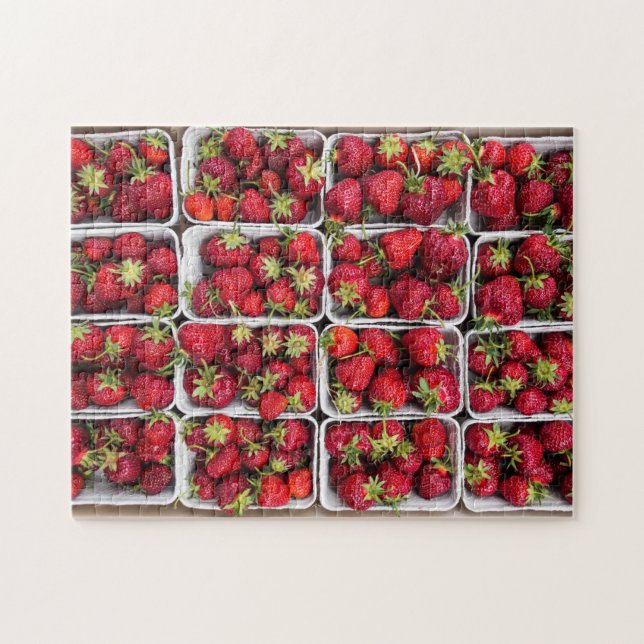 Erdbeeren auf dem Bauernmarkt im Container (Horizontal)