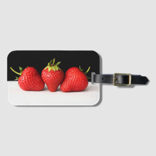 Erdbeeren auf schwarz-weiß bc ltcnm gepäckanhänger
