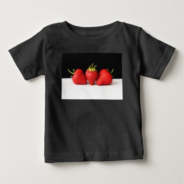 Erdbeeren auf schwarz-weiß eiskalt baby t-shirt (Vorderseite)