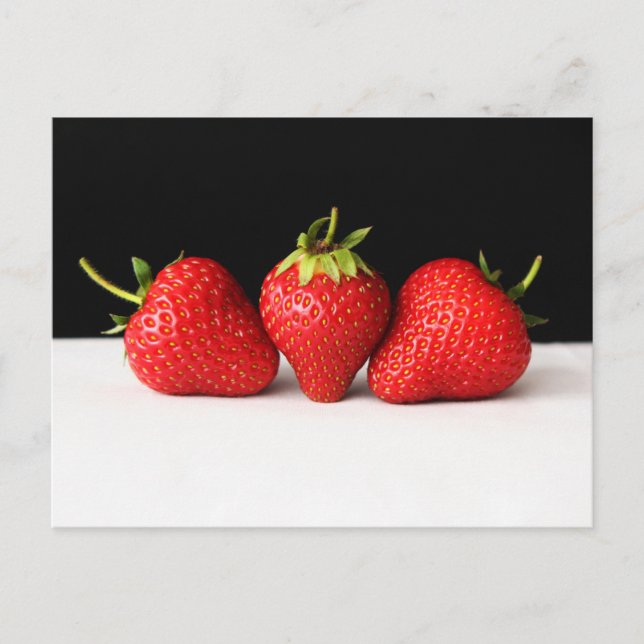Erdbeeren auf schwarz-weiß pca postkarte (Vorderseite)
