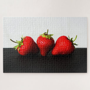 Erdbeeren auf Weiß über Schwarz 20x30 1014pc jpcn