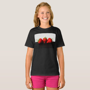 Erdbeeren auf Weiß über Schwarz Gcm T-Shirt