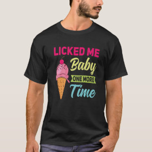 Erdbeeren-Eiscreme-Puppe leckte mir noch ein Baby T-Shirt