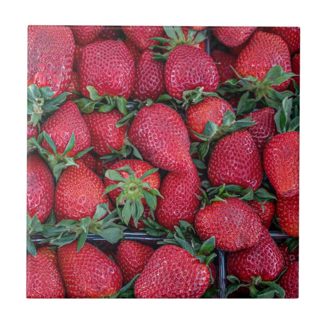 Erdbeeren mit grünen Blättern Fliese (Vorderseite)